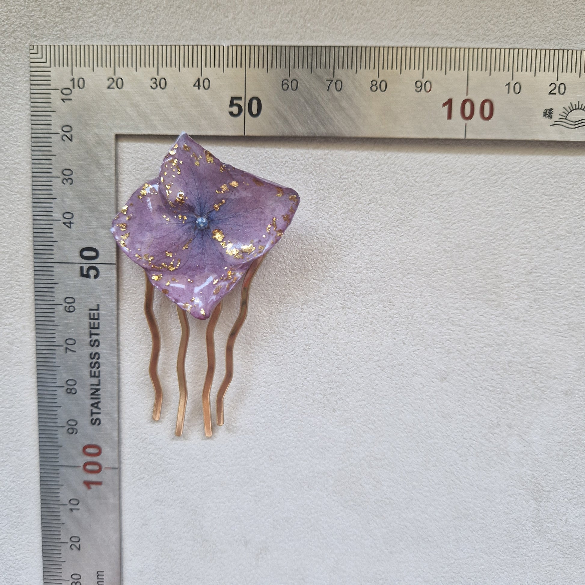 acccesoriu par hortensie mov foita aurie handmade