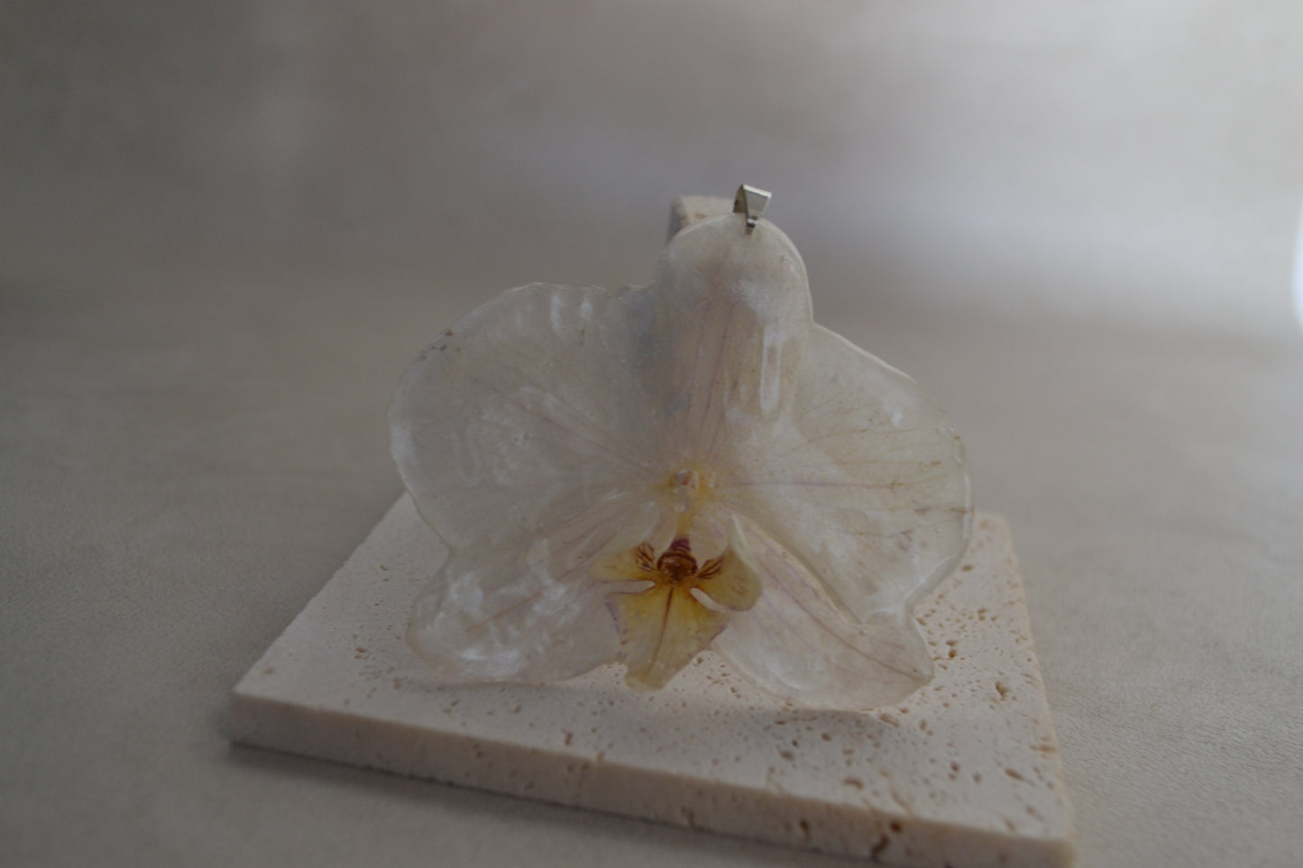 Pandantiv orhidee - Floare păstrată în timp