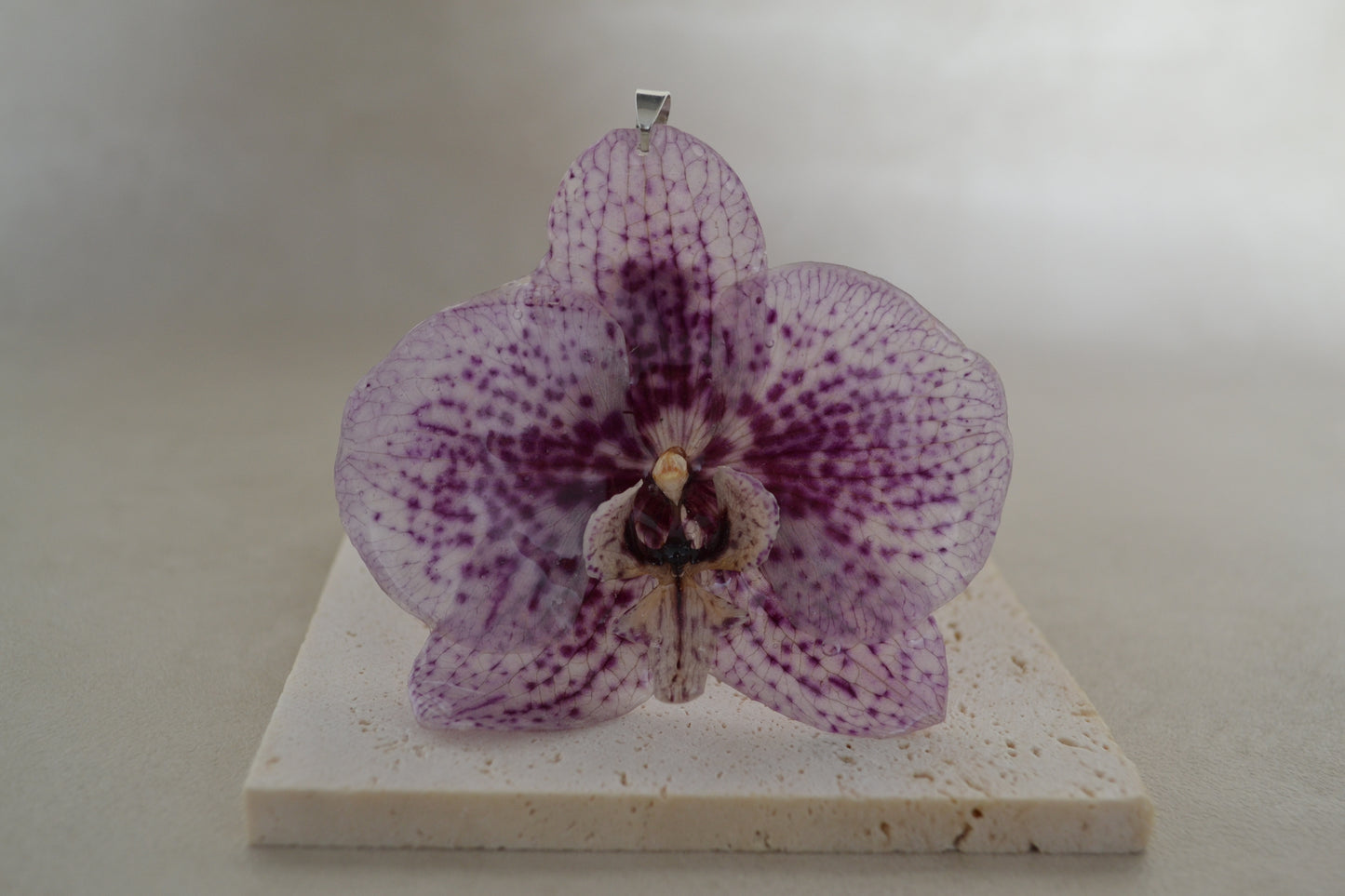 Pandantiv orhidee - Pete în culori