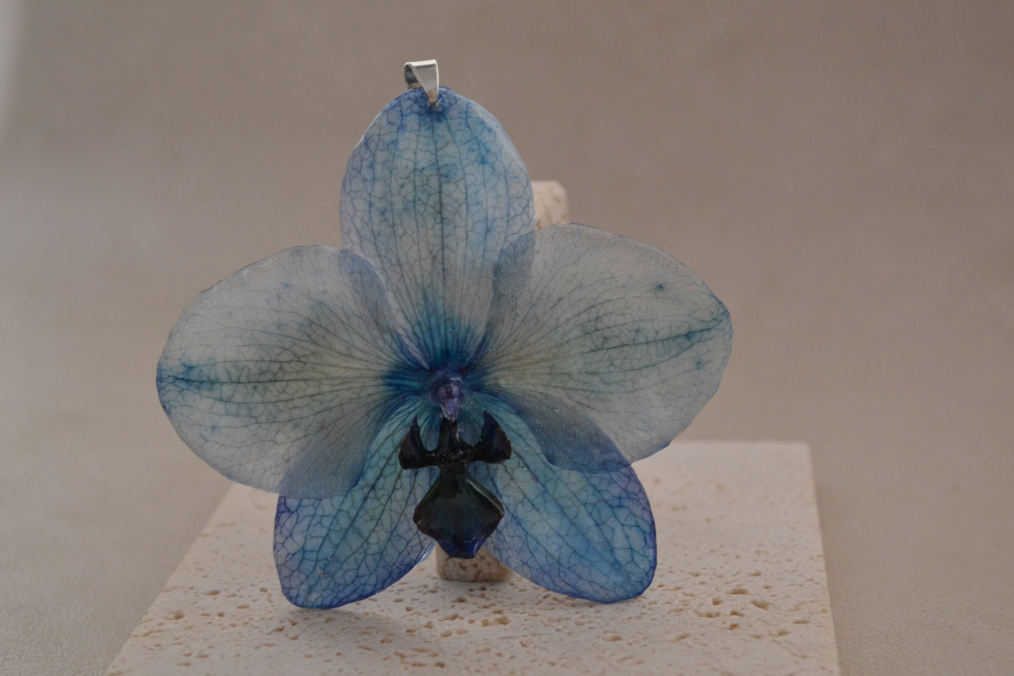 Pandantiv orhidee - Albastrul zorilor