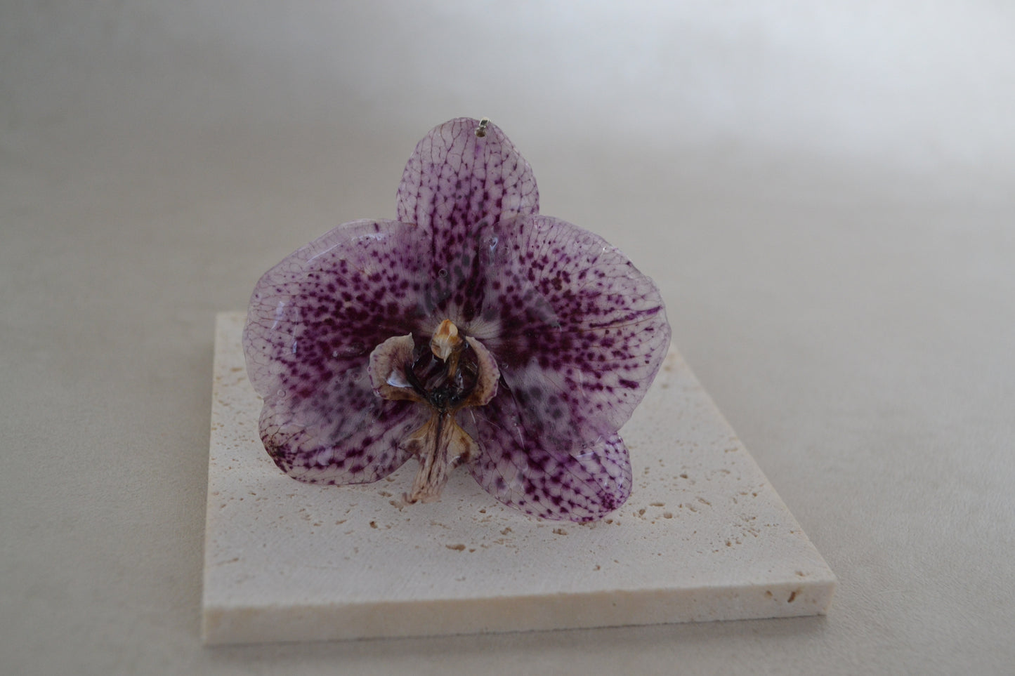 Pandantiv orhidee - Floare misterioasă