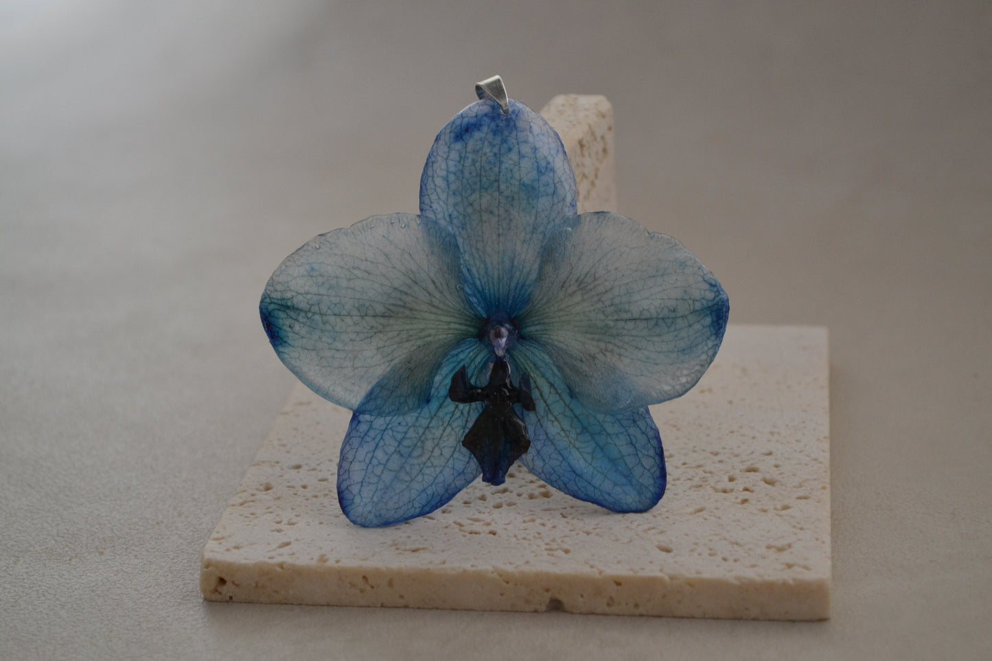 Pandantiv orhidee - Albastru regal