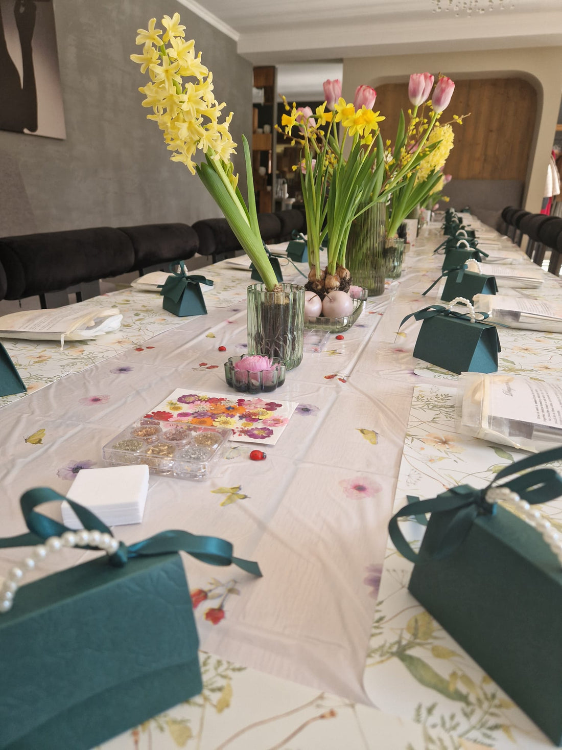 Atelier brose cu flori naturale Sorelam