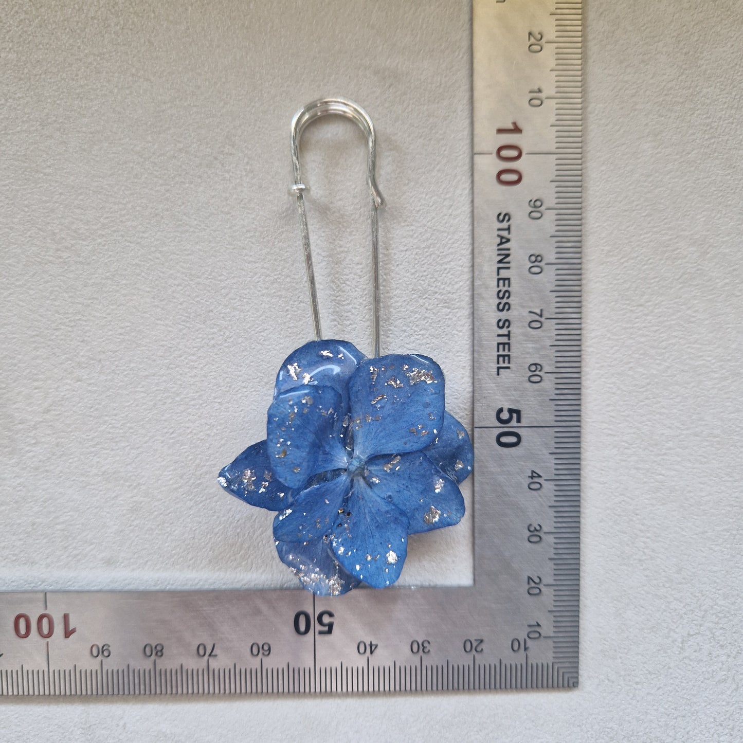 Broșă hortensie - Trecerea timpului