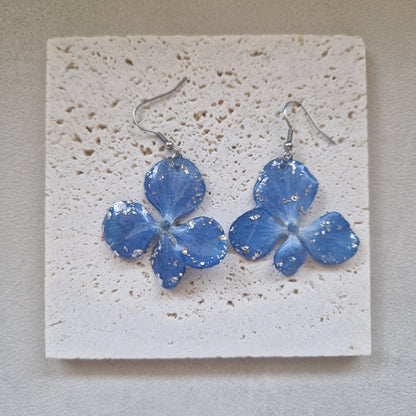 cercei handmade flori albastre hortensie