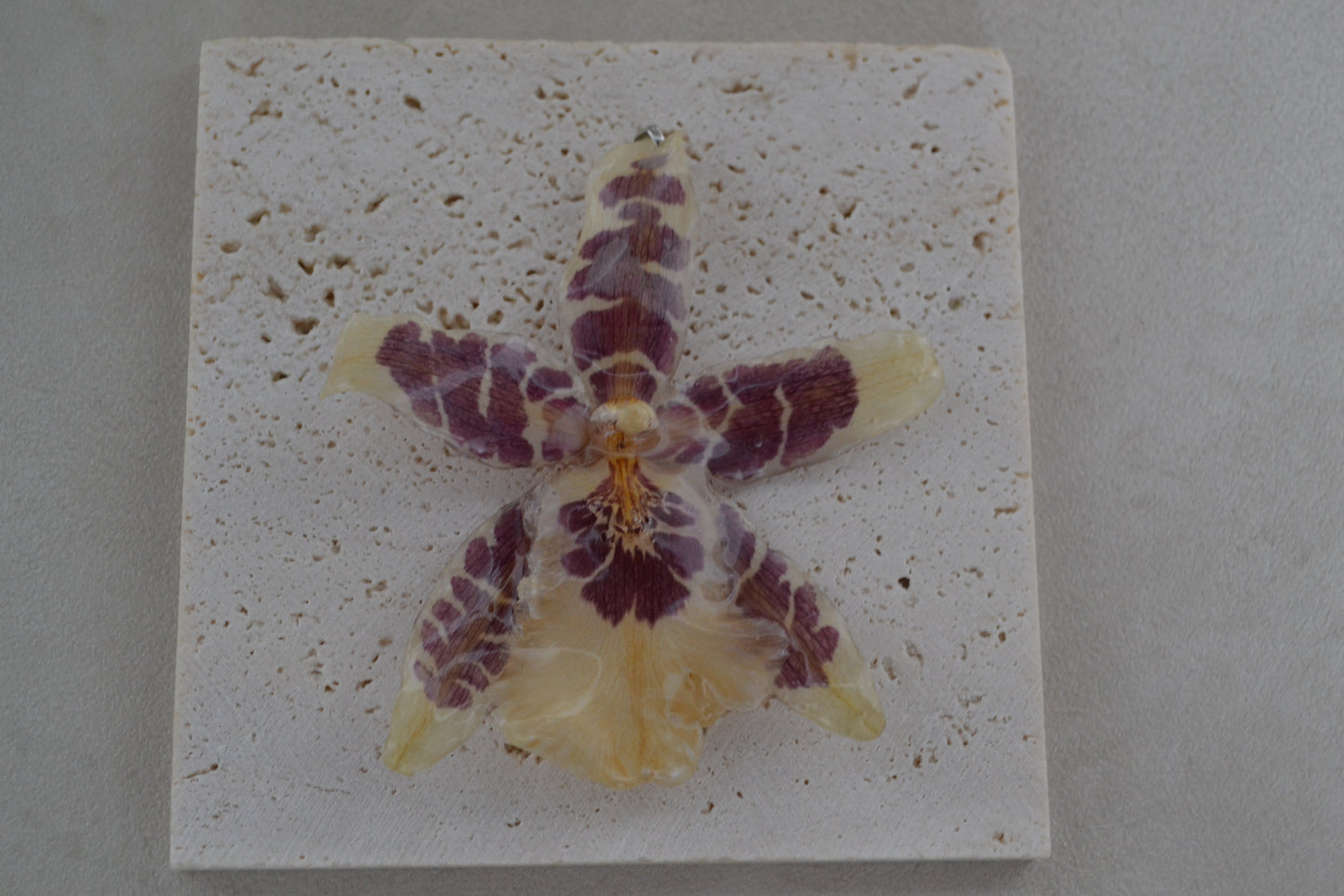 Pandantiv orhidee - Curajul unui nou început