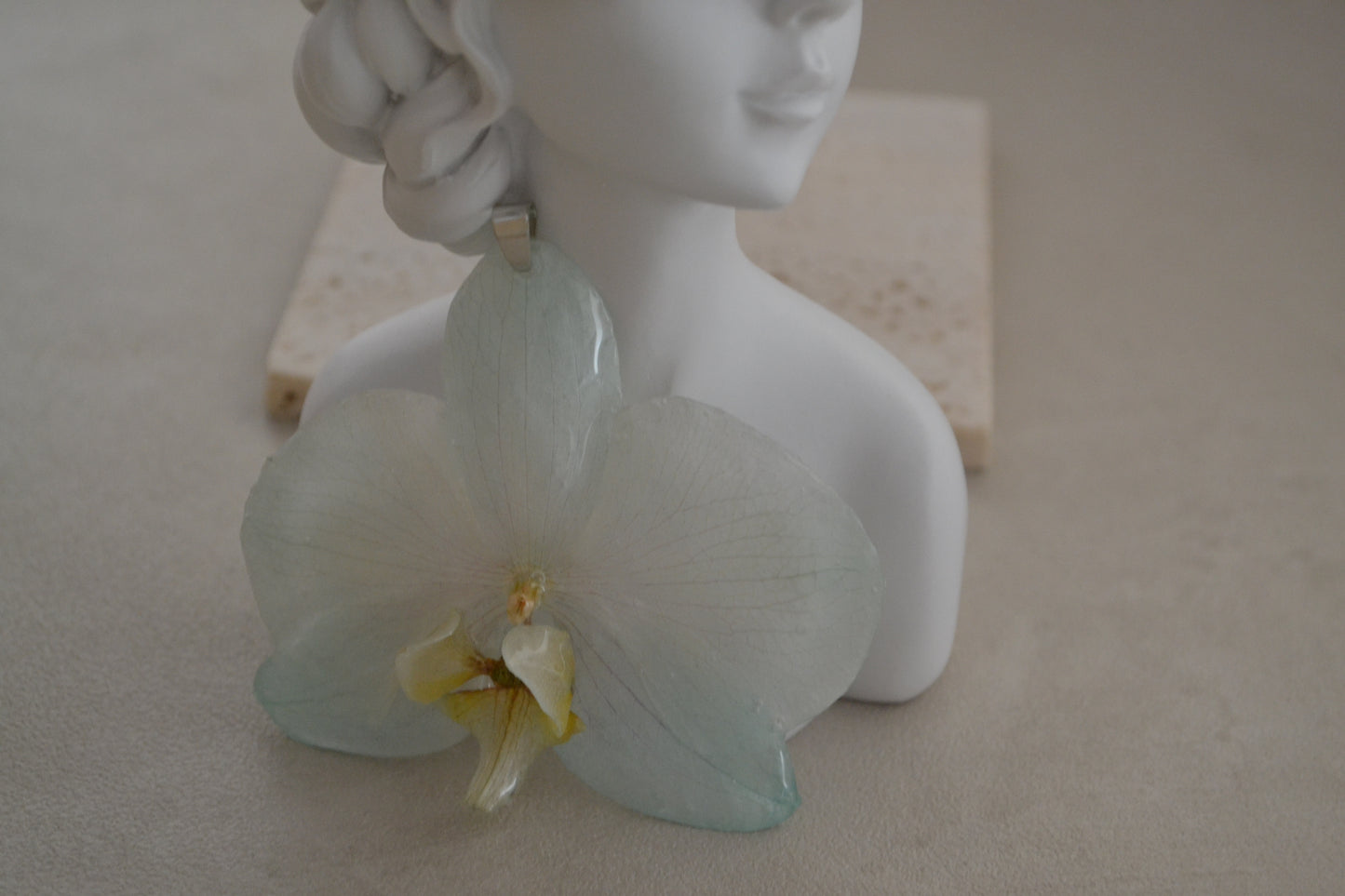 Pandantiv orhidee - Delicatetea florala