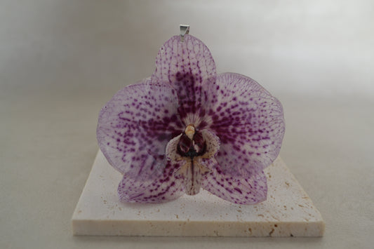 Pandantiv orhidee - Pete în culori