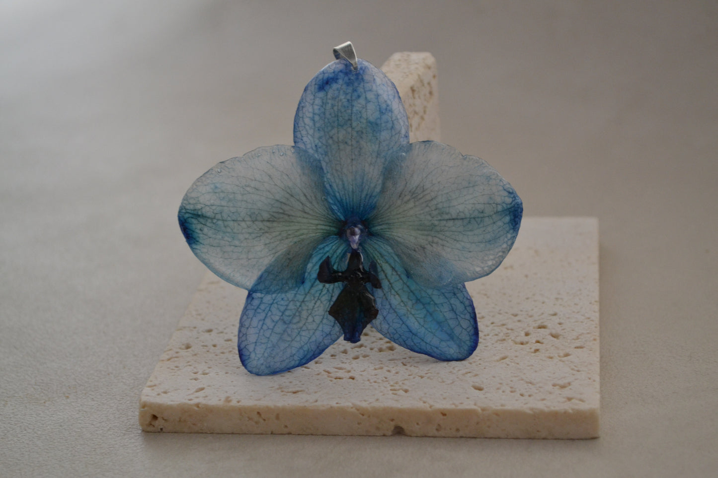 Pandantiv orhidee - Albastru regal