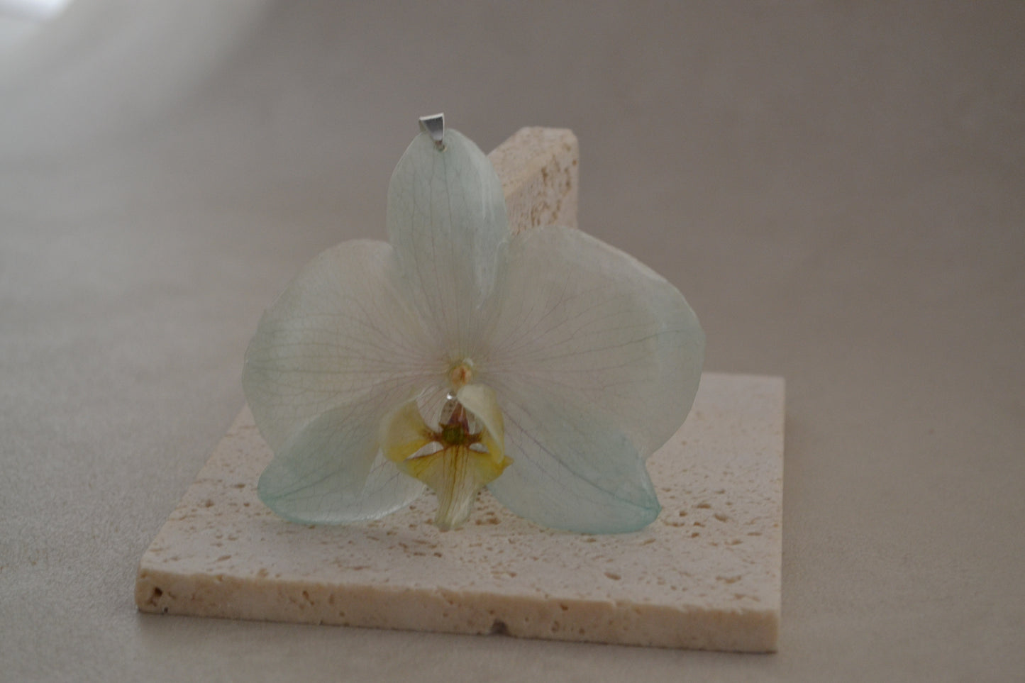 Pandantiv orhidee - Delicatetea florala