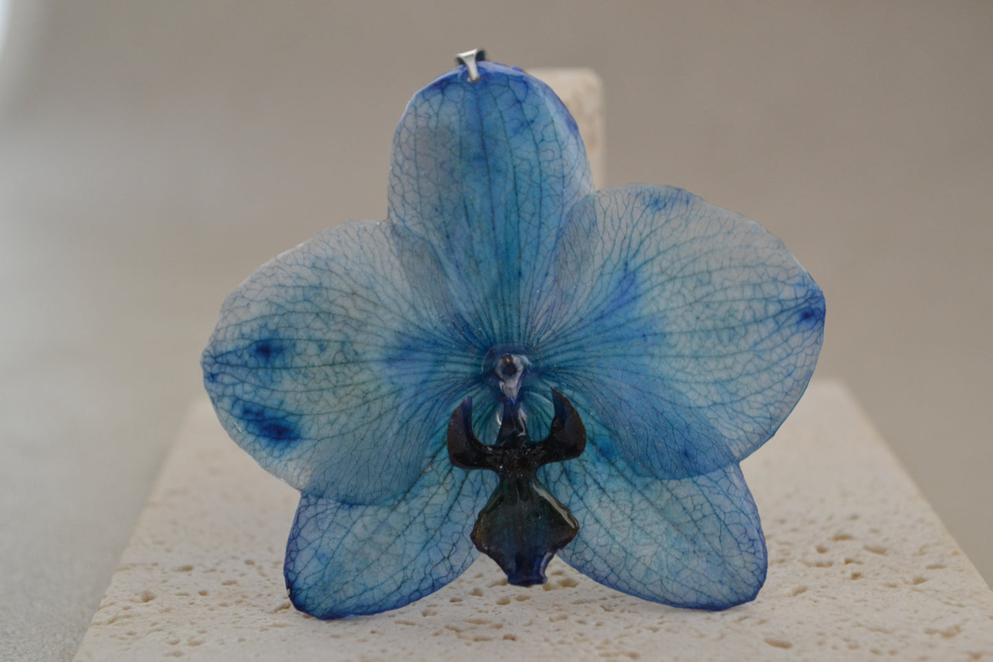 Pandantiv orhidee -  Electrical blue