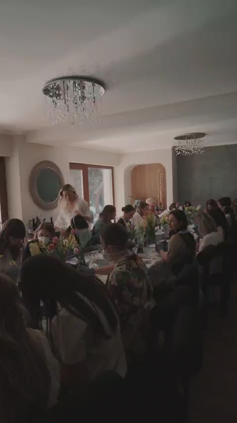 Încarcă clipul video: 